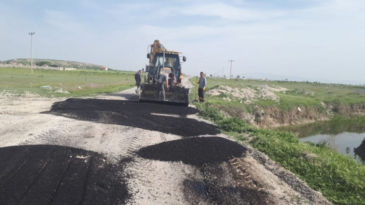 Türkmenkarahüyük - Sürgüç arası bağlantı yolda asfalt çalışması 