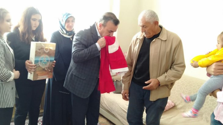    Başkan Oflaz’dan  Şehit Hakan Cila'nın ailesine ziyaret 
